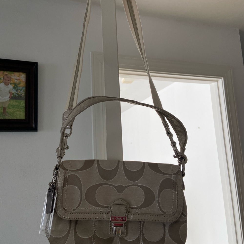 Coach Cross Body - Picture 2 of 7